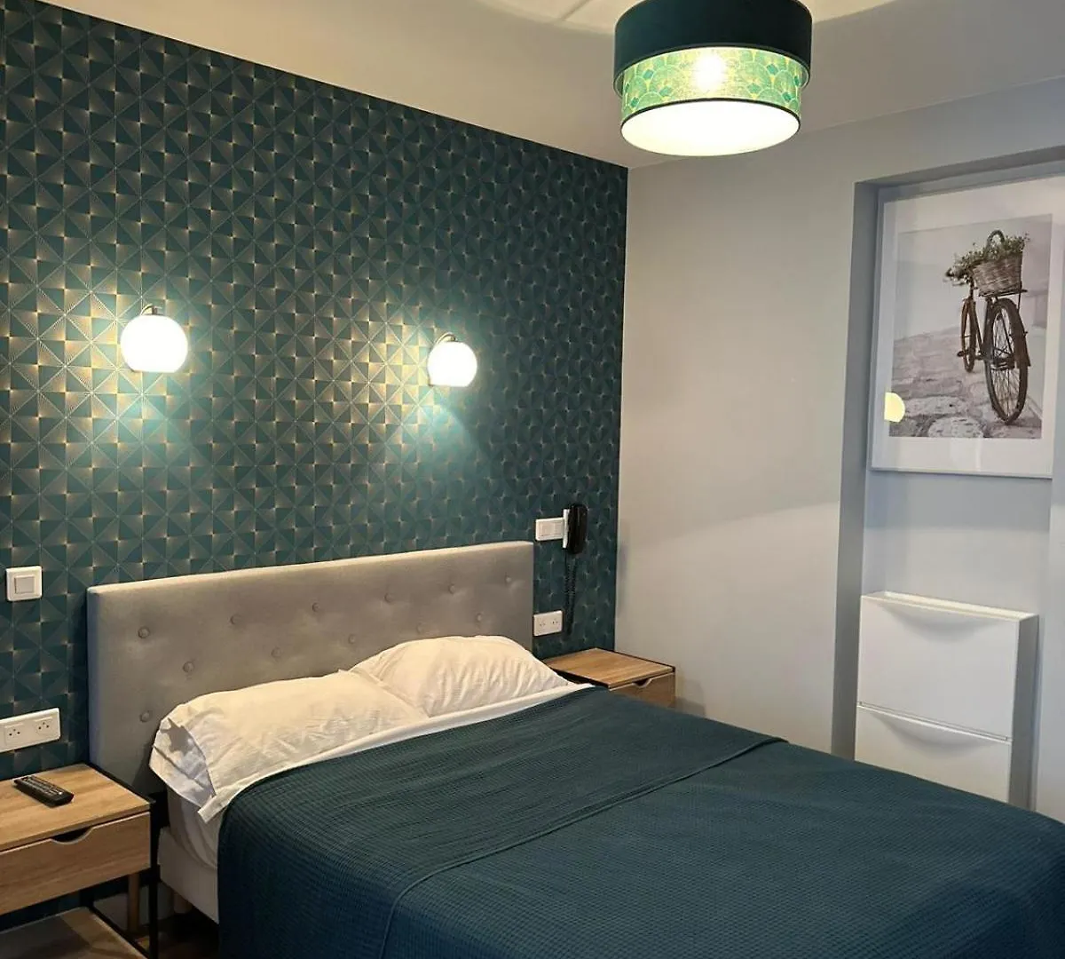 Hotel Telemaque Paris
